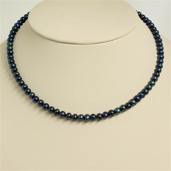 Чокер из черного жемчуга 1971