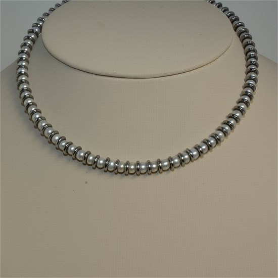 Чокер из жемчуга с гематитом 1976