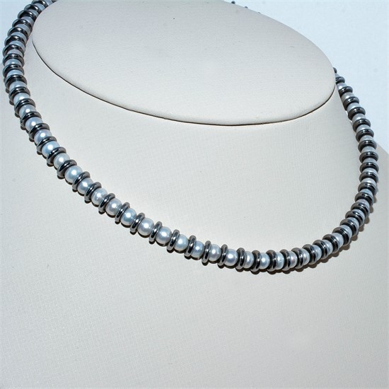 Чокер из жемчуга с гематитом 1976