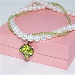 Двойное ожерелье из жемчуга и хризолита, с подвеской 2201255