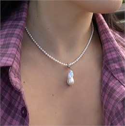Колье из натурального жемчуга с подвеской из барочной жемчужины. 2201002-72