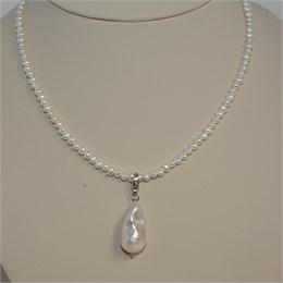 Колье из натурального жемчуга с подвеской из барочной жемчужины. 2201002-72